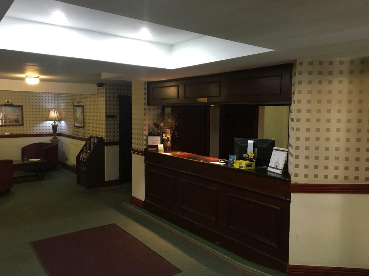Cedar Tree Hotel Руджлі Екстер'єр фото